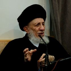 سماحة المرجع الكبير السيد الحكيم (مد ظله) يستقبل مجموعة من أطباء محافظة ذي قار، ويوصيهم بتحمل المسؤولية ومراعاة المرضى بأداء أمانتهم أمام الله سبحانه وتعالى ومهنتهم ومجتمعهم 