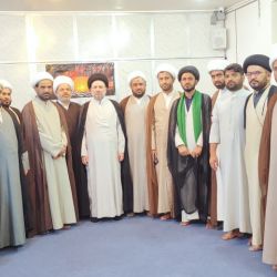 نجل المرجع الديني الكبير السيد الحكيم يستقبل مجموعة من مبلغي باكستان