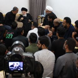 حضرت آيت اللہ العظمی سید حکيم ( مد ظلہ العالی) نے ہندوستان سے آئے ہوئے اہل بیت اطہار علیهم السلام کے پیروکاروں سے احکام شرعی کے پابند، اچھے کاموں کے انجام ، اچھے اخلاق سے آراستہ ہونے ،  امام حسین علیه اسلام  کے عزاداری کے برگزار کرنے اور ان مجالس میں شرکت