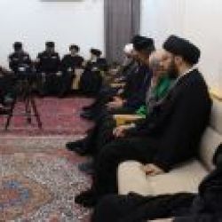 مرجع جہان تشیع حضرت آيت اللہ العظمی حکیم (مد ظلہ) نے اربعین مارچ کے زائرین کی خدمت انجام دینے والے رضاکاروں کی حوصلہ افزائی فرمائے ، کہ ان کے یہ کام لوگوں کے دین ،  عقیدت اور اس راہ میں قربانیوں میں بہت مدد گار ہے ۔