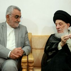 ديدار مرجع عاليقدر تشيع اقای حکيم (مدظله) با دکتر علاءالدين بروجردی وهيئت همراه